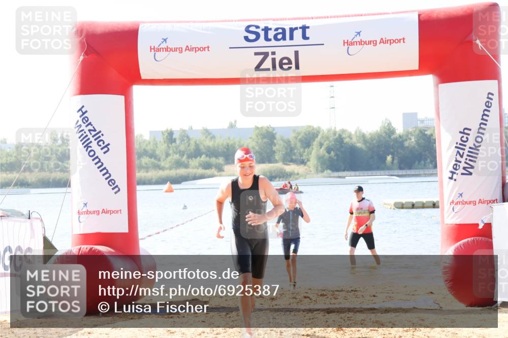 01.09.2024 - 17. Tribühne Triathlon Luisa Fischer http://msf.ph/oto/6925387 01.09.2024 10:31:14 Schwimmen 204, 217 meine-sportfotos.de