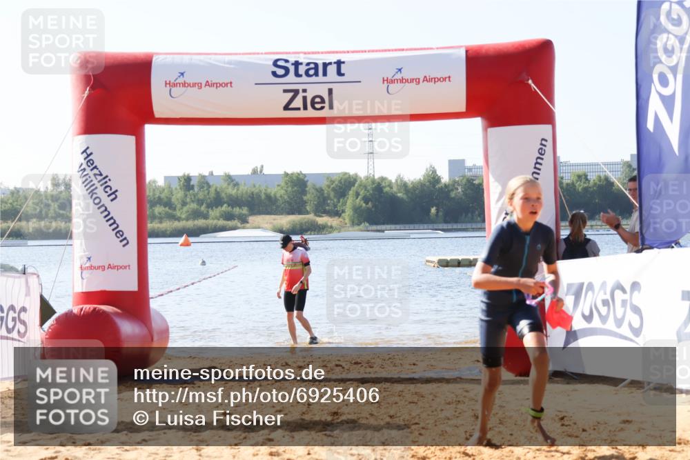01.09.2024 - 17. Tribühne Triathlon Luisa Fischer http://msf.ph/oto/6925406 01.09.2024 10:31:18 Schwimmen 204, 217 meine-sportfotos.de