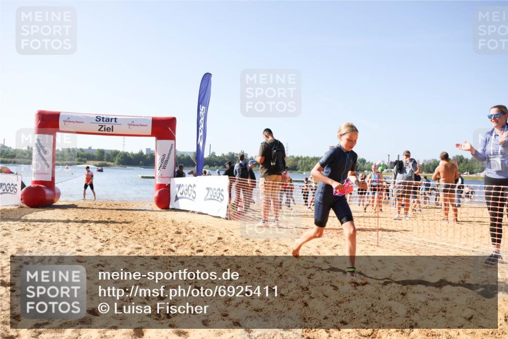 01.09.2024 - 17. Tribühne Triathlon Luisa Fischer http://msf.ph/oto/6925411 01.09.2024 10:31:20 Schwimmen 204, 217 meine-sportfotos.de