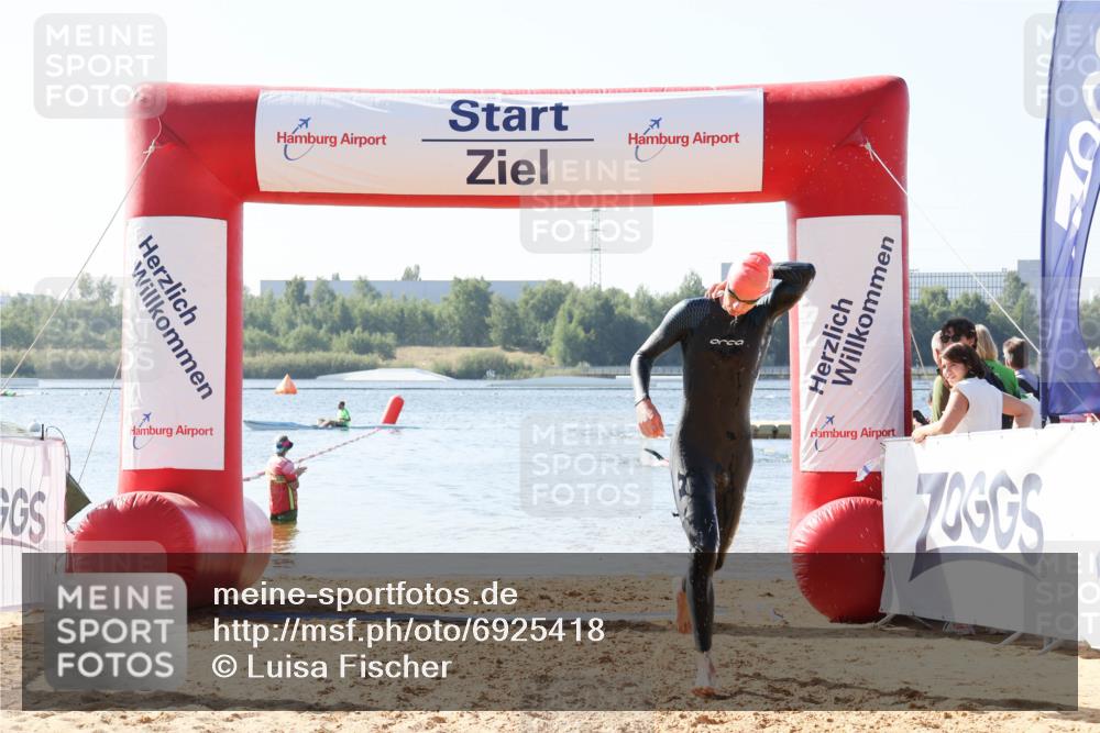 01.09.2024 - 17. Tribühne Triathlon Luisa Fischer http://msf.ph/oto/6925418 01.09.2024 10:47:59 Schwimmen 317 meine-sportfotos.de