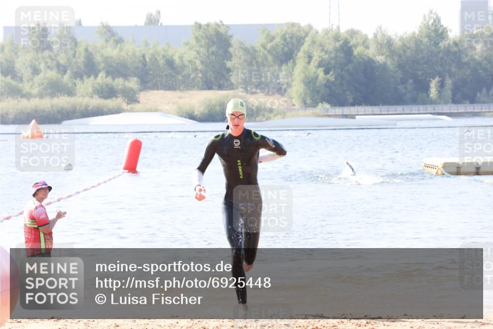01.09.2024 - 17. Tribühne Triathlon Luisa Fischer http://msf.ph/oto/6925448 01.09.2024 10:48:34 Schwimmen 338 meine-sportfotos.de