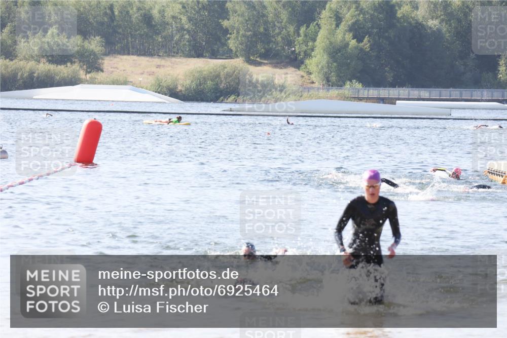 01.09.2024 - 17. Tribühne Triathlon Luisa Fischer http://msf.ph/oto/6925464 01.09.2024 10:49:02 Schwimmen 325, 370 meine-sportfotos.de