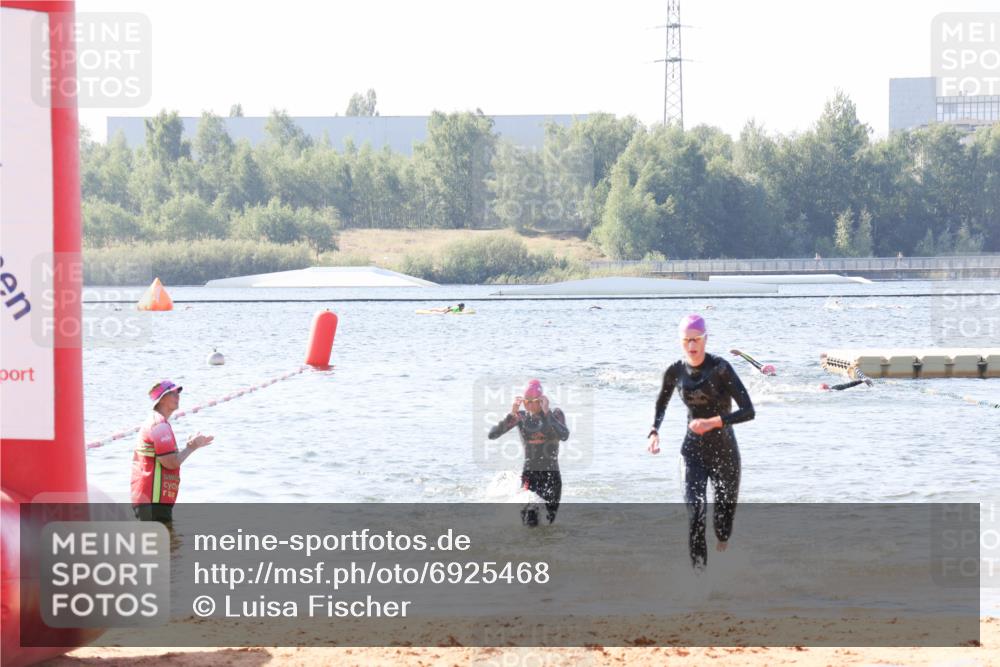 01.09.2024 - 17. Tribühne Triathlon Luisa Fischer http://msf.ph/oto/6925468 01.09.2024 10:49:04 Schwimmen 325, 343, 370 meine-sportfotos.de