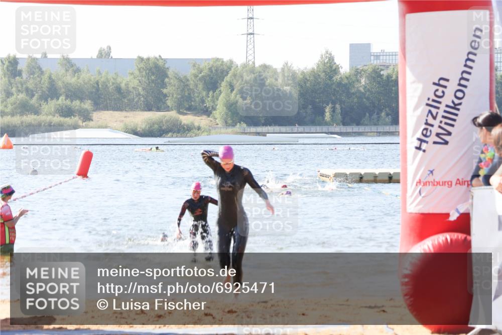 01.09.2024 - 17. Tribühne Triathlon Luisa Fischer http://msf.ph/oto/6925471 01.09.2024 10:49:05 Schwimmen 325, 343, 370 meine-sportfotos.de