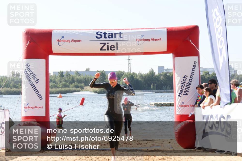 01.09.2024 - 17. Tribühne Triathlon Luisa Fischer http://msf.ph/oto/6925478 01.09.2024 10:49:07 Schwimmen 325, 343, 370 meine-sportfotos.de