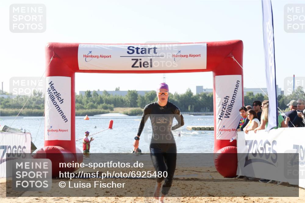 01.09.2024 - 17. Tribühne Triathlon Luisa Fischer http://msf.ph/oto/6925480 01.09.2024 10:49:08 Schwimmen 325, 343, 370 meine-sportfotos.de