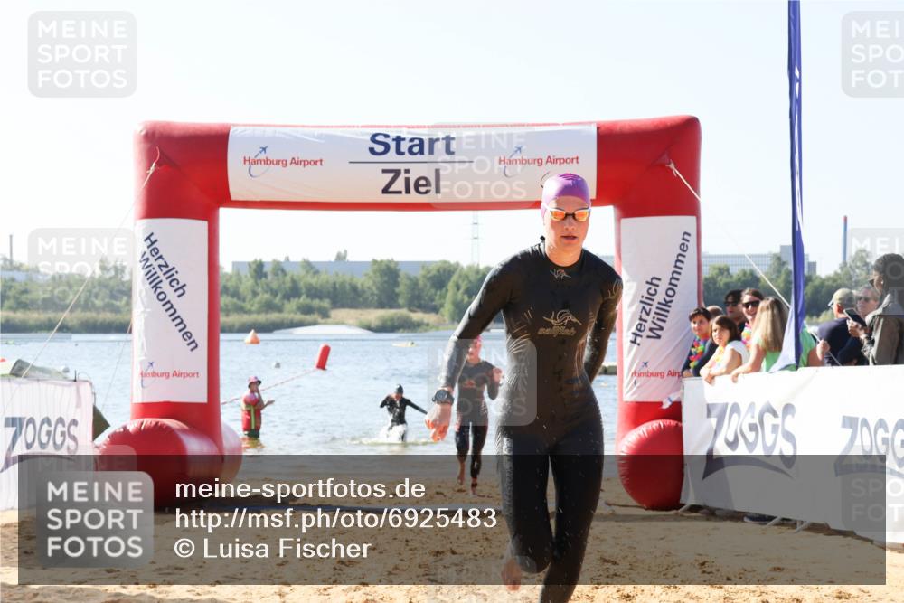 01.09.2024 - 17. Tribühne Triathlon Luisa Fischer http://msf.ph/oto/6925483 01.09.2024 10:49:08 Schwimmen 325, 343, 370 meine-sportfotos.de