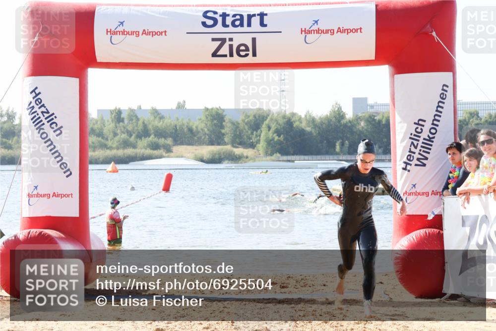 01.09.2024 - 17. Tribühne Triathlon Luisa Fischer http://msf.ph/oto/6925504 01.09.2024 10:49:14 Schwimmen 325, 343, 370 meine-sportfotos.de
