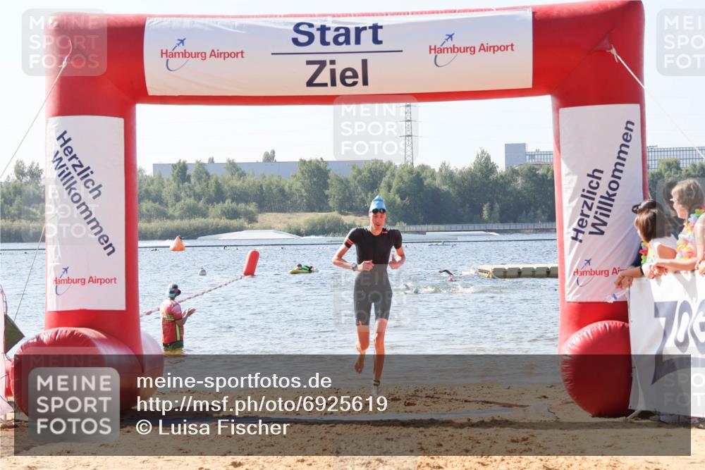 01.09.2024 - 17. Tribühne Triathlon Luisa Fischer http://msf.ph/oto/6925619 01.09.2024 10:50:04 Schwimmen 397 meine-sportfotos.de