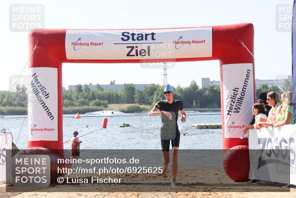 01.09.2024 - 17. Tribühne Triathlon Luisa Fischer http://msf.ph/oto/6925625 01.09.2024 10:50:06 Schwimmen 397 meine-sportfotos.de