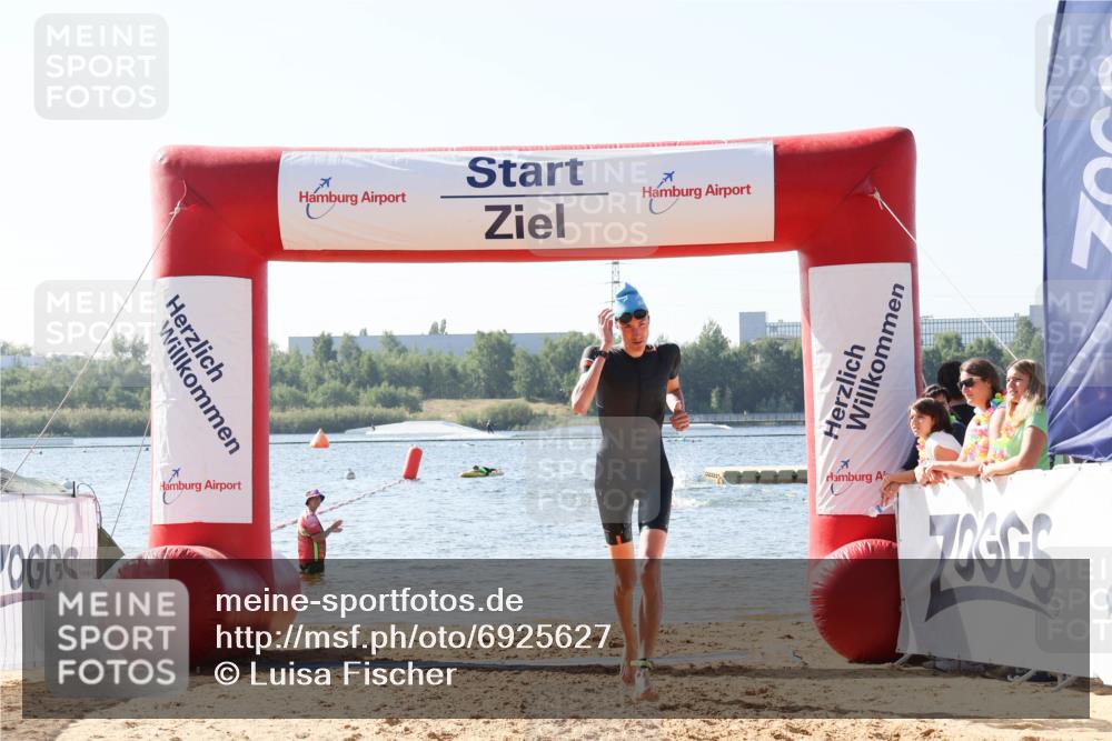 01.09.2024 - 17. Tribühne Triathlon Luisa Fischer http://msf.ph/oto/6925627 01.09.2024 10:50:07 Schwimmen 397 meine-sportfotos.de