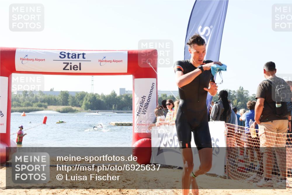 01.09.2024 - 17. Tribühne Triathlon Luisa Fischer http://msf.ph/oto/6925637 01.09.2024 10:50:09 Schwimmen 397 meine-sportfotos.de