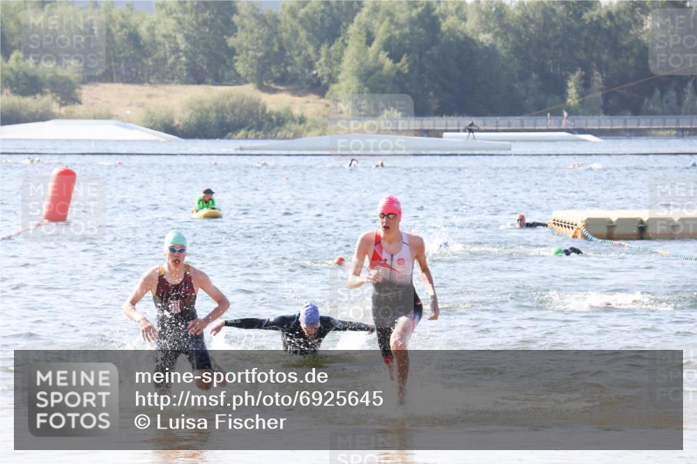 01.09.2024 - 17. Tribühne Triathlon Luisa Fischer http://msf.ph/oto/6925645 01.09.2024 10:50:30 Schwimmen 311, 319, 391 meine-sportfotos.de