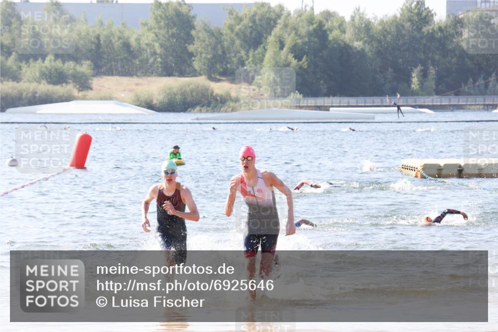 01.09.2024 - 17. Tribühne Triathlon Luisa Fischer http://msf.ph/oto/6925646 01.09.2024 10:50:31 Schwimmen 311, 319, 391 meine-sportfotos.de