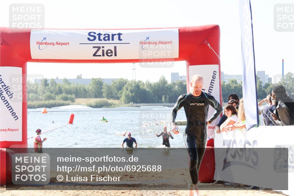 01.09.2024 - 17. Tribühne Triathlon Luisa Fischer http://msf.ph/oto/6925688 01.09.2024 10:50:40 Schwimmen 311, 319, 320, 391 meine-sportfotos.de