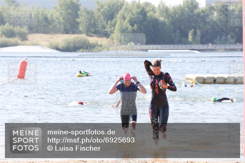 01.09.2024 - 17. Tribühne Triathlon Luisa Fischer http://msf.ph/oto/6925693 01.09.2024 10:50:45 Schwimmen 320, 391, 396 meine-sportfotos.de
