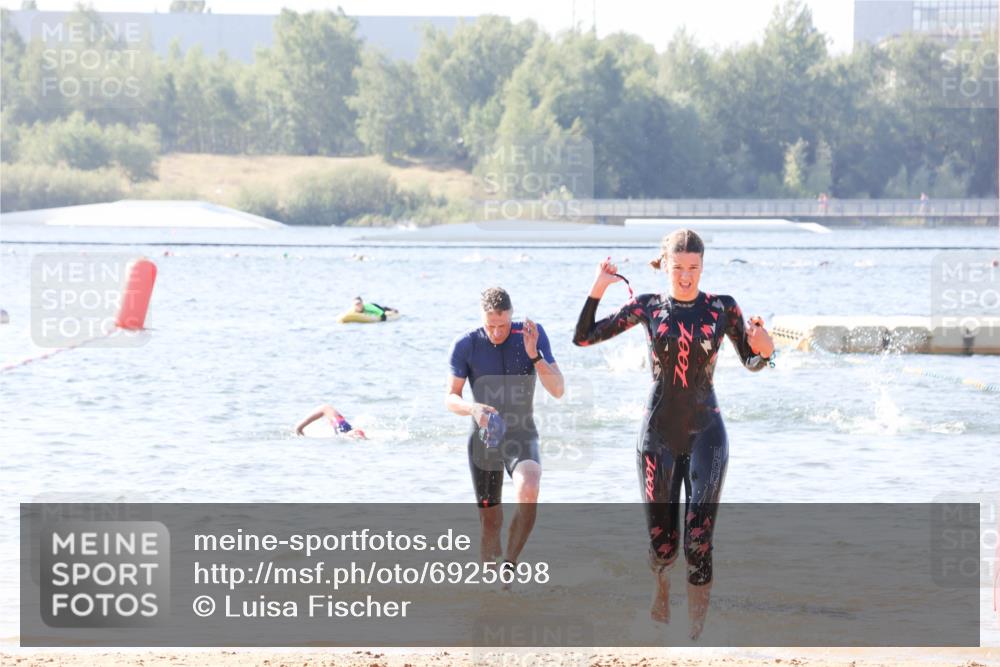 01.09.2024 - 17. Tribühne Triathlon Luisa Fischer http://msf.ph/oto/6925698 01.09.2024 10:50:46 Schwimmen 320, 391, 396 meine-sportfotos.de