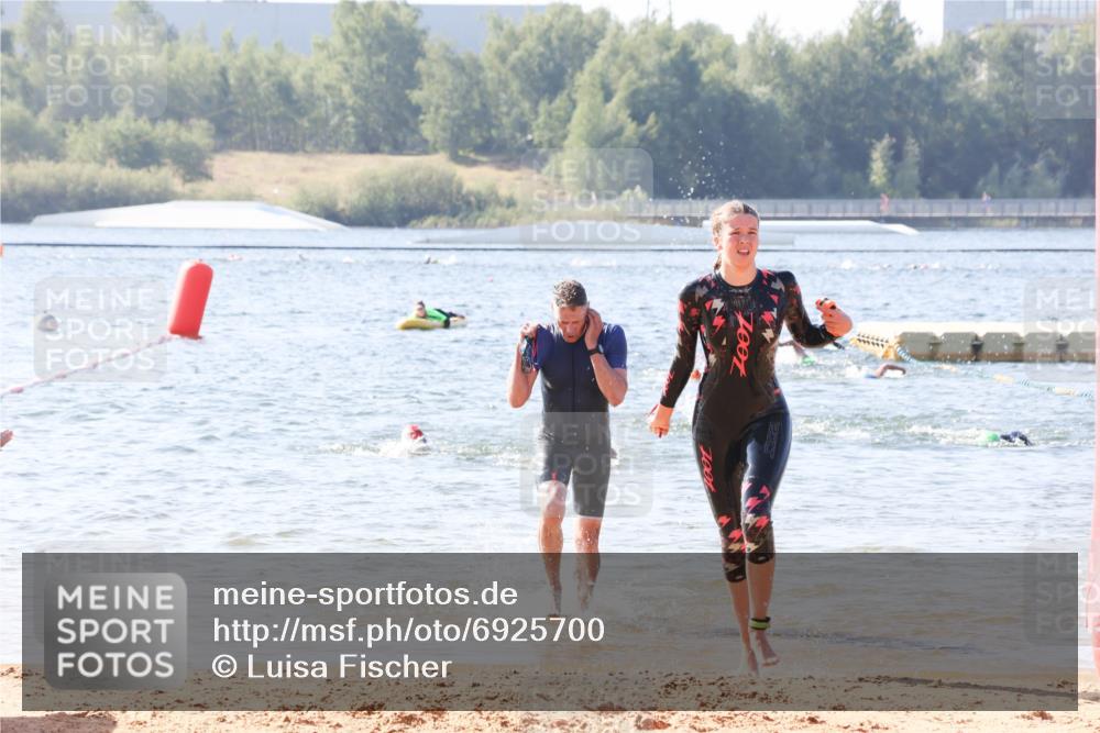 01.09.2024 - 17. Tribühne Triathlon Luisa Fischer http://msf.ph/oto/6925700 01.09.2024 10:50:47 Schwimmen 320, 391, 396 meine-sportfotos.de