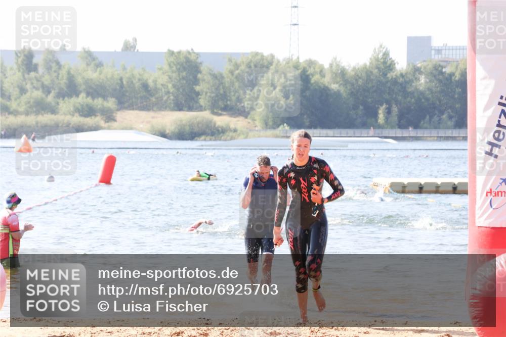 01.09.2024 - 17. Tribühne Triathlon Luisa Fischer http://msf.ph/oto/6925703 01.09.2024 10:50:47 Schwimmen 320, 391, 396 meine-sportfotos.de