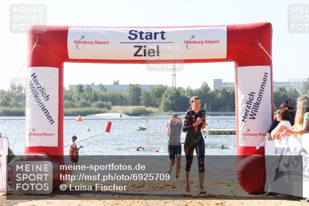 01.09.2024 - 17. Tribühne Triathlon Luisa Fischer http://msf.ph/oto/6925709 01.09.2024 10:50:49 Schwimmen 320, 396 meine-sportfotos.de