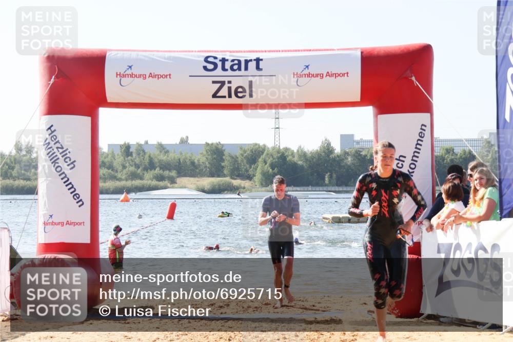 01.09.2024 - 17. Tribühne Triathlon Luisa Fischer http://msf.ph/oto/6925715 01.09.2024 10:50:50 Schwimmen 320, 396 meine-sportfotos.de