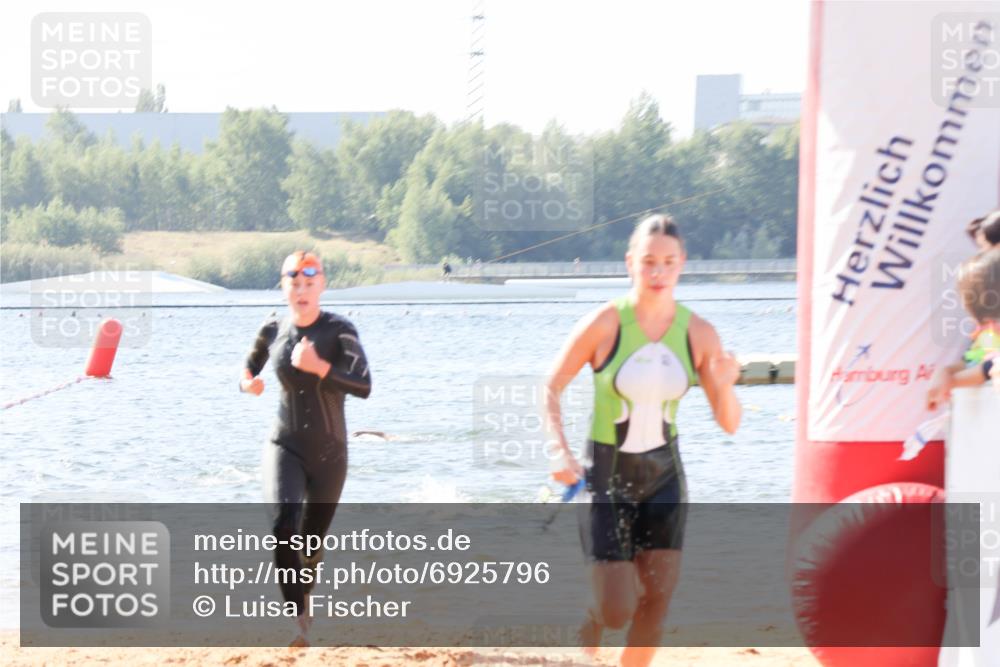 01.09.2024 - 17. Tribühne Triathlon Luisa Fischer http://msf.ph/oto/6925796 01.09.2024 10:51:23 Schwimmen 340, 357 meine-sportfotos.de