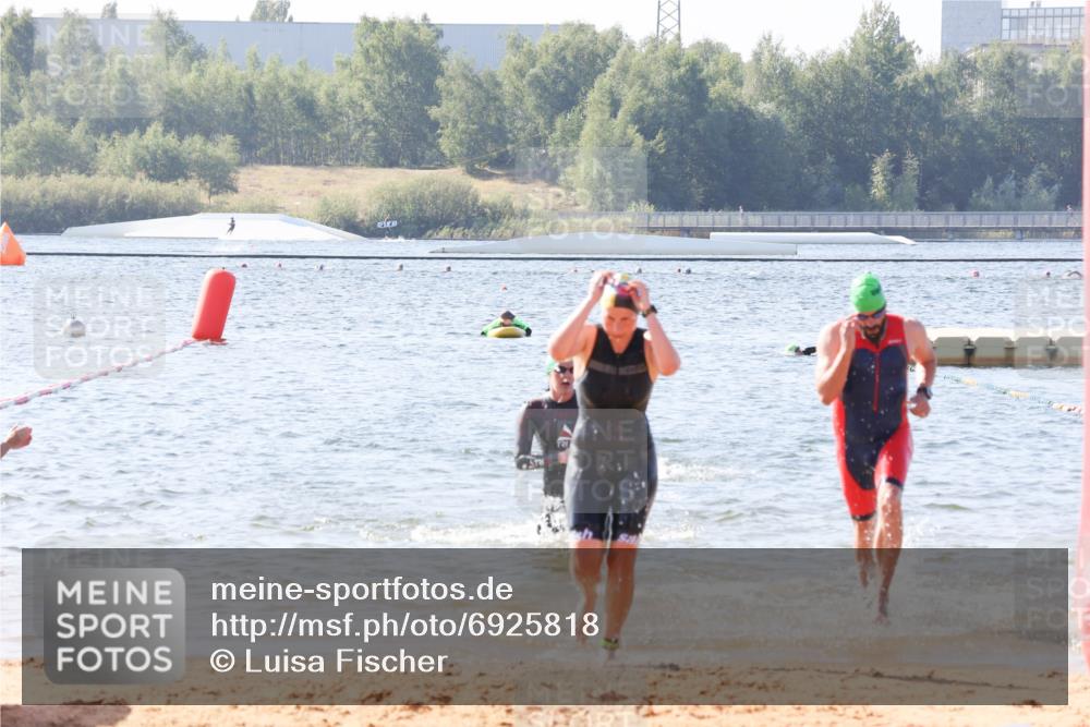 01.09.2024 - 17. Tribühne Triathlon Luisa Fischer http://msf.ph/oto/6925818 01.09.2024 10:51:31 Schwimmen 340, 346, 357, 388, 438 meine-sportfotos.de