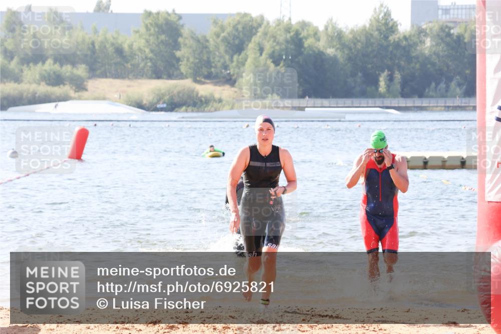 01.09.2024 - 17. Tribühne Triathlon Luisa Fischer http://msf.ph/oto/6925821 01.09.2024 10:51:32 Schwimmen 340, 346, 357, 388, 438 meine-sportfotos.de