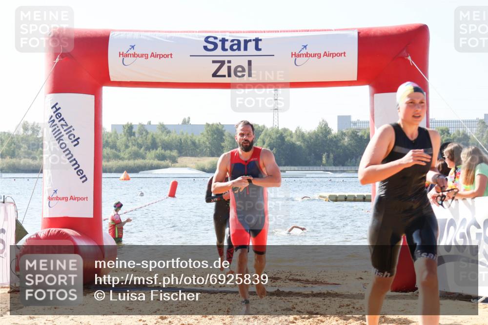 01.09.2024 - 17. Tribühne Triathlon Luisa Fischer http://msf.ph/oto/6925839 01.09.2024 10:51:35 Schwimmen 346, 388, 438 meine-sportfotos.de