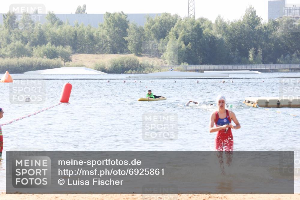 01.09.2024 - 17. Tribühne Triathlon Luisa Fischer http://msf.ph/oto/6925861 01.09.2024 10:51:43 Schwimmen 346, 367, 388 meine-sportfotos.de
