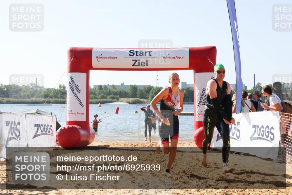 01.09.2024 - 17. Tribühne Triathlon Luisa Fischer http://msf.ph/oto/6925939 01.09.2024 10:52:32 Schwimmen 318, 331, 341, 379, 432 meine-sportfotos.de