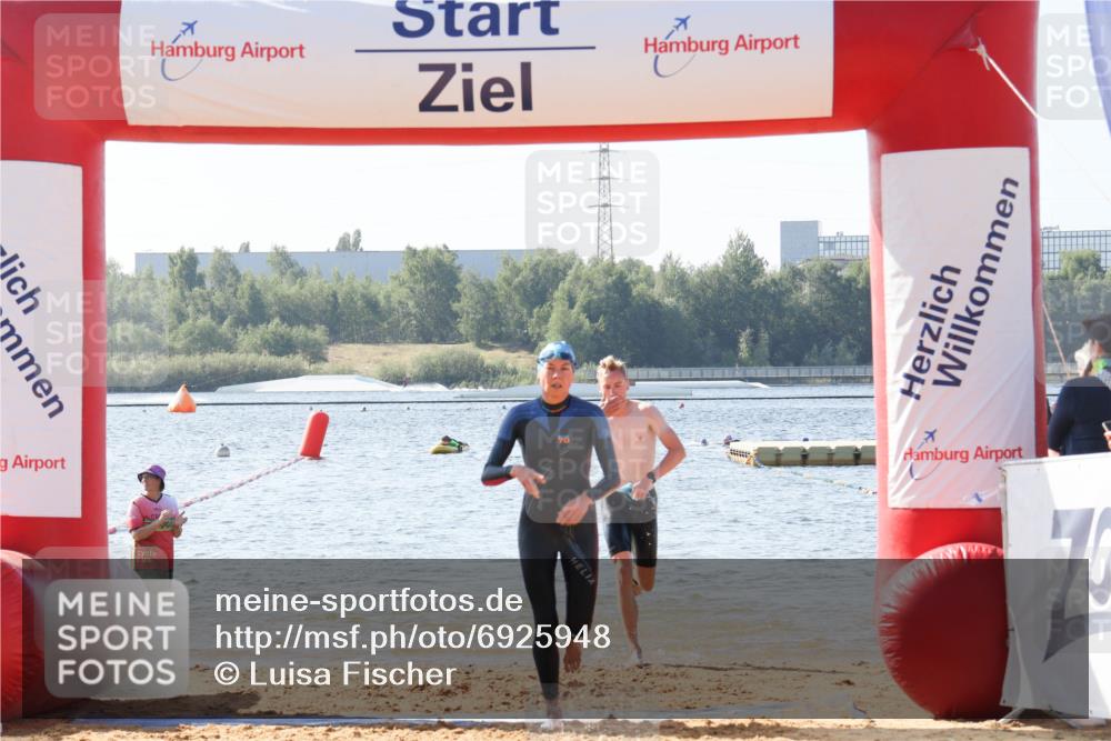 01.09.2024 - 17. Tribühne Triathlon Luisa Fischer http://msf.ph/oto/6925948 01.09.2024 10:52:34 Schwimmen 318, 331, 341, 379, 432 meine-sportfotos.de