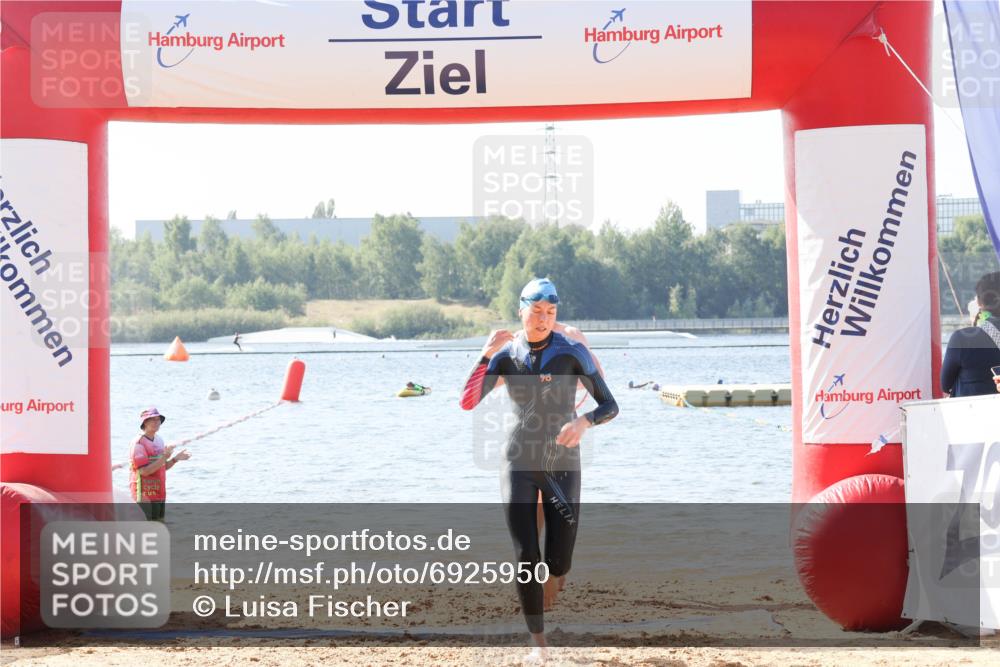 01.09.2024 - 17. Tribühne Triathlon Luisa Fischer http://msf.ph/oto/6925950 01.09.2024 10:52:35 Schwimmen 318, 341, 379, 432 meine-sportfotos.de