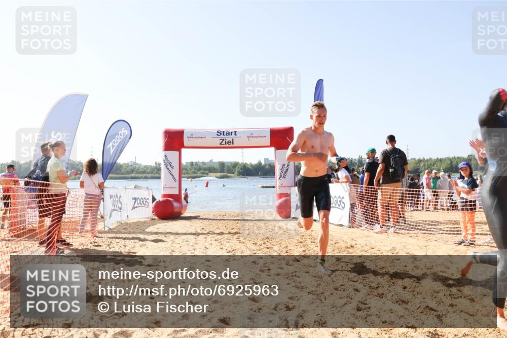 01.09.2024 - 17. Tribühne Triathlon Luisa Fischer http://msf.ph/oto/6925963 01.09.2024 10:52:38 Schwimmen 318, 341, 379, 432 meine-sportfotos.de
