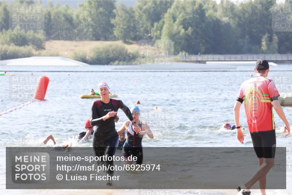 01.09.2024 - 17. Tribühne Triathlon Luisa Fischer http://msf.ph/oto/6925974 01.09.2024 10:53:48 Schwimmen 335, 428 meine-sportfotos.de