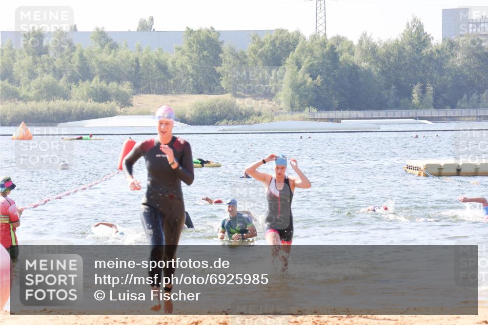 01.09.2024 - 17. Tribühne Triathlon Luisa Fischer http://msf.ph/oto/6925985 01.09.2024 10:53:51 Schwimmen 335, 428 meine-sportfotos.de