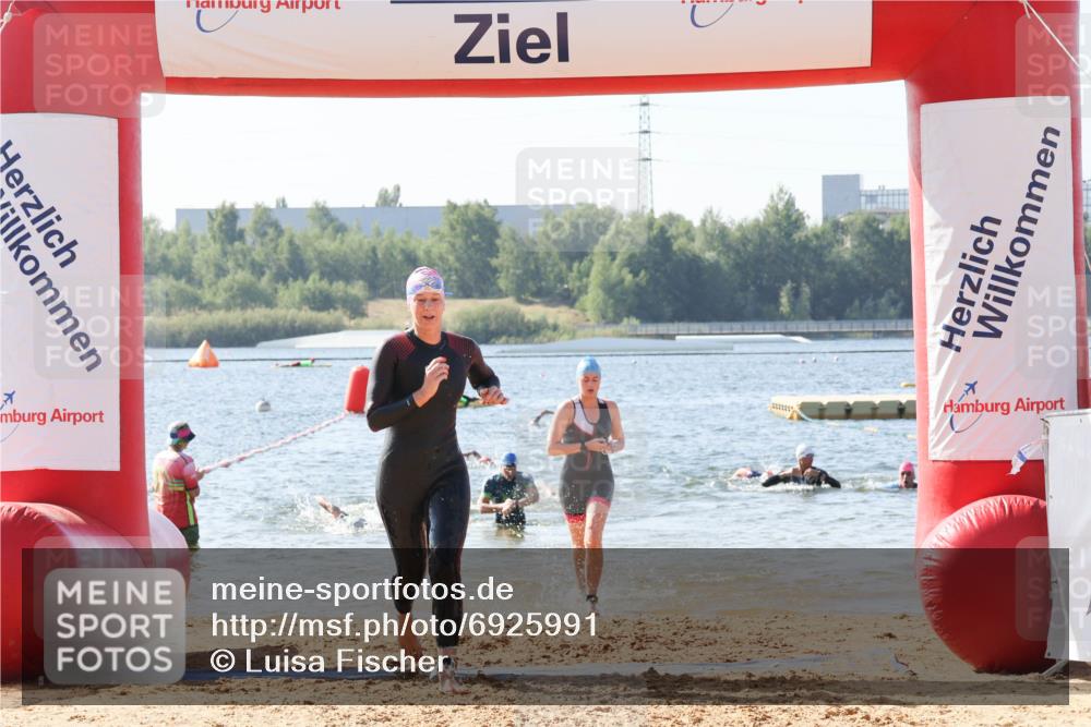 01.09.2024 - 17. Tribühne Triathlon Luisa Fischer http://msf.ph/oto/6925991 01.09.2024 10:53:53 Schwimmen 335, 428 meine-sportfotos.de