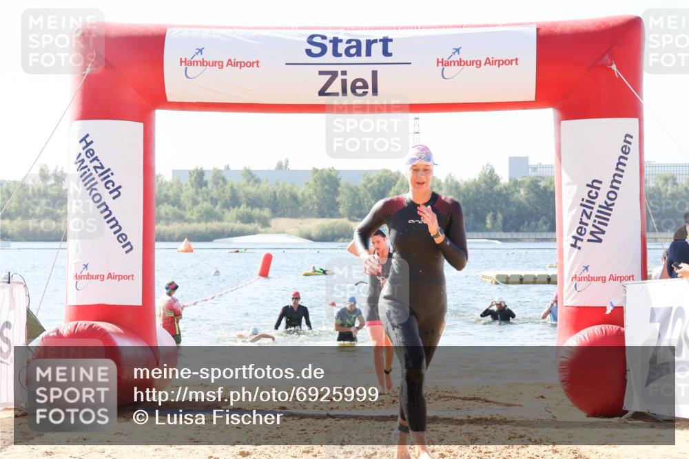 01.09.2024 - 17. Tribühne Triathlon Luisa Fischer http://msf.ph/oto/6925999 01.09.2024 10:53:55 Schwimmen 335, 348, 423, 428 meine-sportfotos.de
