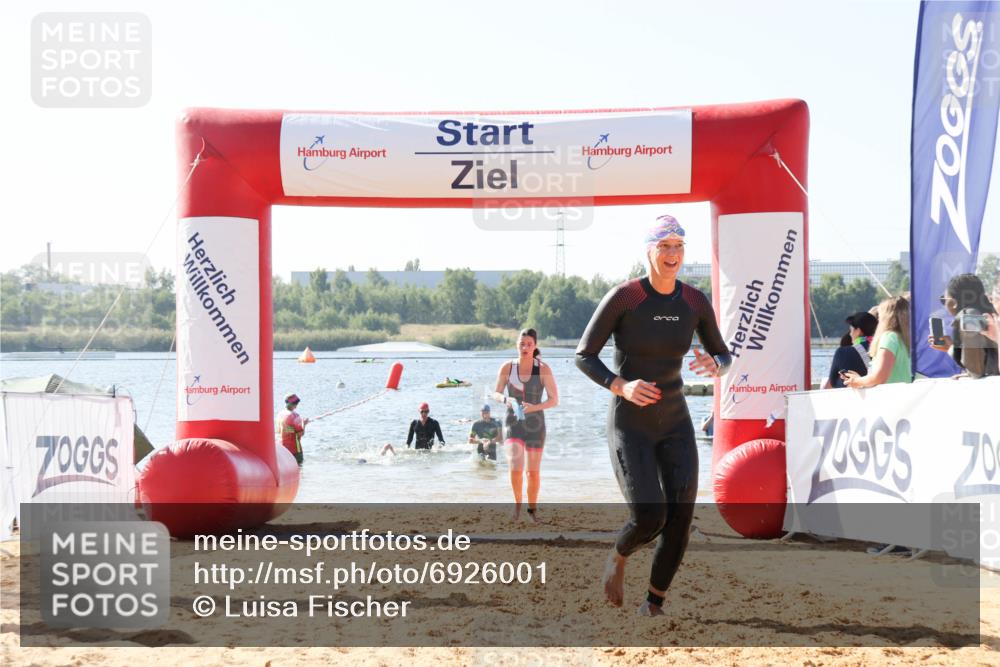 01.09.2024 - 17. Tribühne Triathlon Luisa Fischer http://msf.ph/oto/6926001 01.09.2024 10:53:55 Schwimmen 335, 348, 423, 428 meine-sportfotos.de