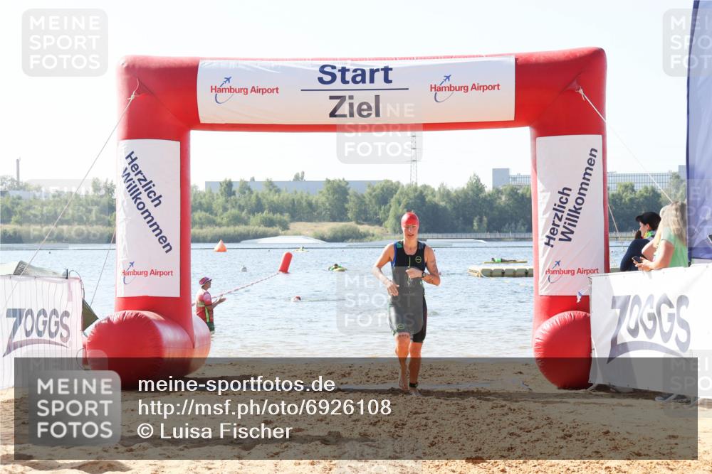 01.09.2024 - 17. Tribühne Triathlon Luisa Fischer http://msf.ph/oto/6926108 01.09.2024 10:54:22 Schwimmen 446 meine-sportfotos.de
