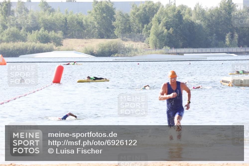 01.09.2024 - 17. Tribühne Triathlon Luisa Fischer http://msf.ph/oto/6926122 01.09.2024 10:54:31 Schwimmen 409, 446 meine-sportfotos.de