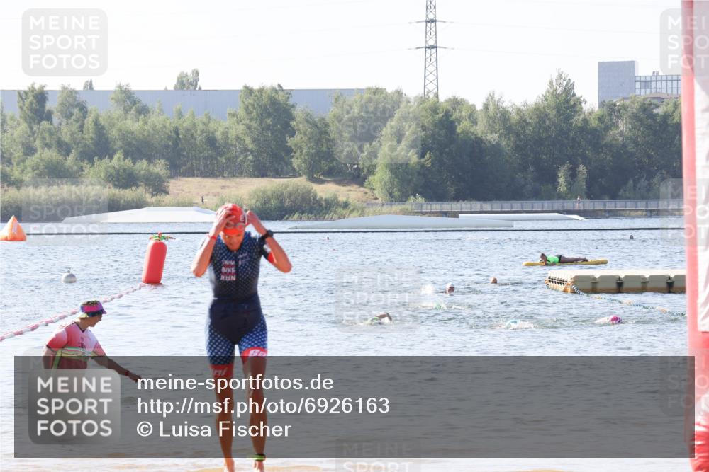 01.09.2024 - 17. Tribühne Triathlon Luisa Fischer http://msf.ph/oto/6926163 01.09.2024 10:54:49 Schwimmen 430 meine-sportfotos.de