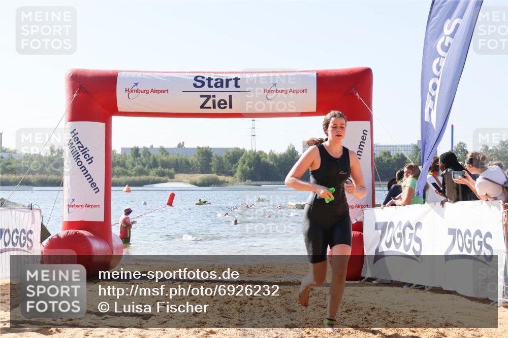 01.09.2024 - 17. Tribühne Triathlon Luisa Fischer http://msf.ph/oto/6926232 01.09.2024 10:55:32 Schwimmen 363, 406 meine-sportfotos.de
