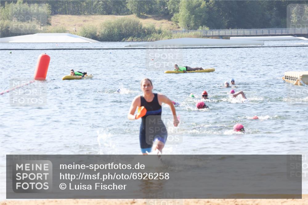 01.09.2024 - 17. Tribühne Triathlon Luisa Fischer http://msf.ph/oto/6926258 01.09.2024 10:55:53 Schwimmen 372 meine-sportfotos.de
