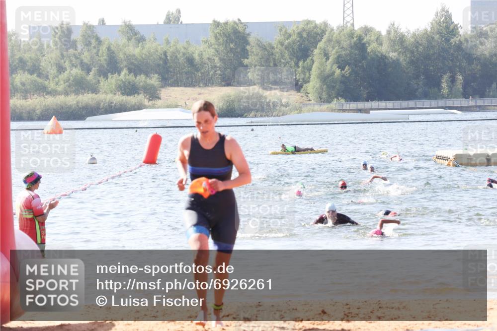 01.09.2024 - 17. Tribühne Triathlon Luisa Fischer http://msf.ph/oto/6926261 01.09.2024 10:55:57 Schwimmen 372 meine-sportfotos.de