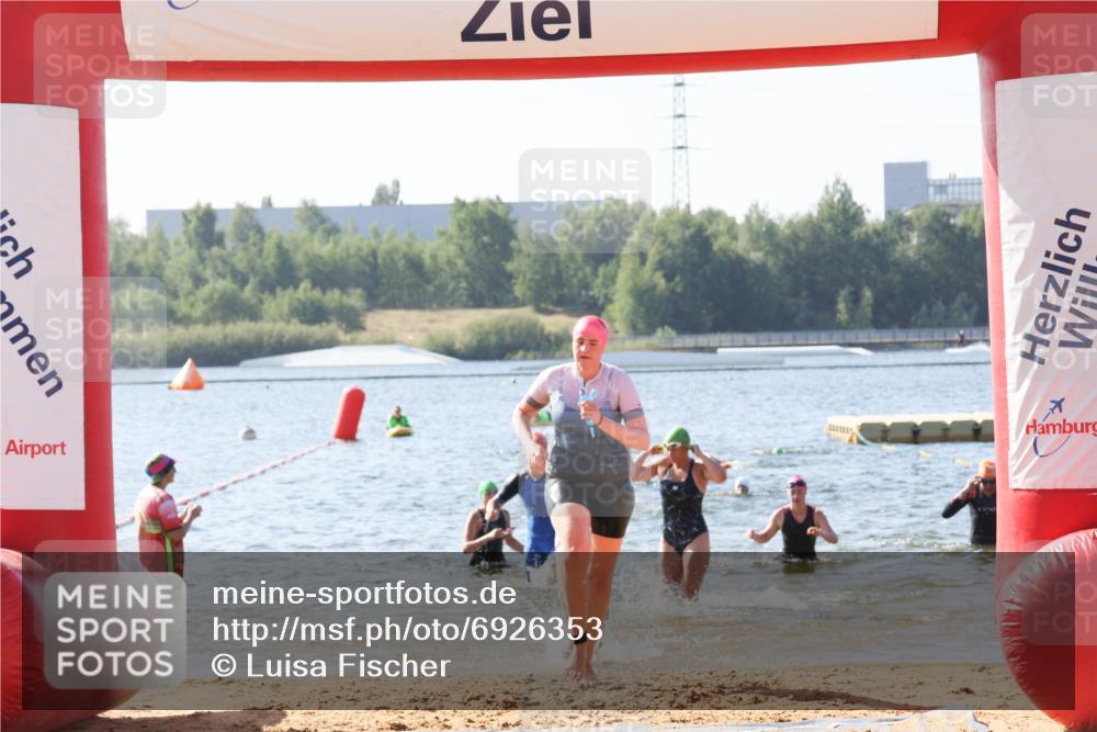 01.09.2024 - 17. Tribühne Triathlon Luisa Fischer http://msf.ph/oto/6926353 01.09.2024 10:56:23 Schwimmen 308, 326, 332, 342, 360, 417, 1479 meine-sportfotos.de
