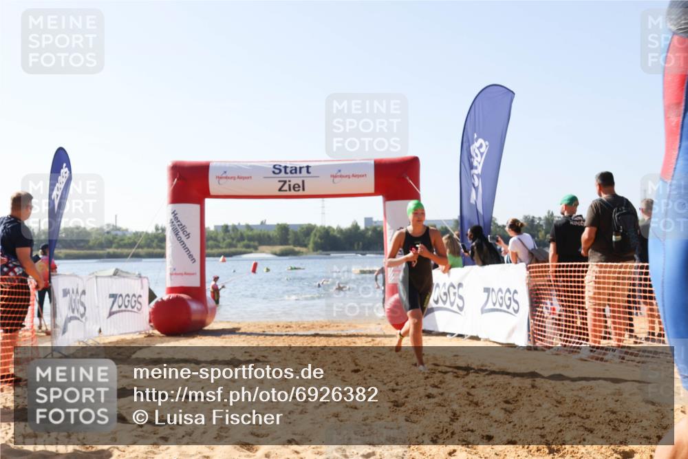 01.09.2024 - 17. Tribühne Triathlon Luisa Fischer http://msf.ph/oto/6926382 01.09.2024 10:56:34 Schwimmen 332, 342, 360, 378, 417, 1479 meine-sportfotos.de