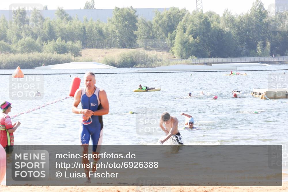 01.09.2024 - 17. Tribühne Triathlon Luisa Fischer http://msf.ph/oto/6926388 01.09.2024 10:56:42 Schwimmen 334, 378, 385 meine-sportfotos.de