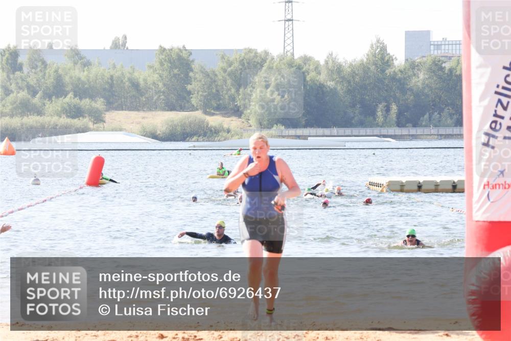 01.09.2024 - 17. Tribühne Triathlon Luisa Fischer http://msf.ph/oto/6926437 01.09.2024 10:57:02 Schwimmen 329, 383 meine-sportfotos.de