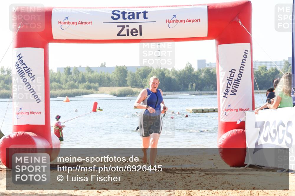 01.09.2024 - 17. Tribühne Triathlon Luisa Fischer http://msf.ph/oto/6926445 01.09.2024 10:57:04 Schwimmen 329, 383 meine-sportfotos.de